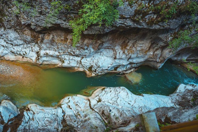 Guide des gorges d'Héric : randonnée et baignade au Caroux